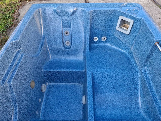 Sunbelt 3 persoons jacuzzi en buitenspa - afbeelding 12 van  21
