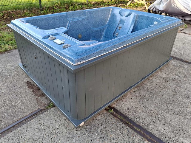 Sunbelt 3 persoons jacuzzi en buitenspa - afbeelding 7 van  18