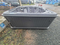 Sunbelt spa 7 persoons jacuzzi en buitenspa - afbeelding 1 van  14