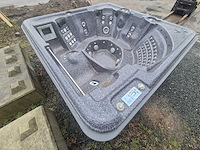 Sunbelt spa 7 persoons jacuzzi en buitenspa - afbeelding 12 van  22