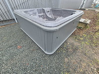 Sunbelt spa 7 persoons jacuzzi en buitenspa - afbeelding 7 van  19
