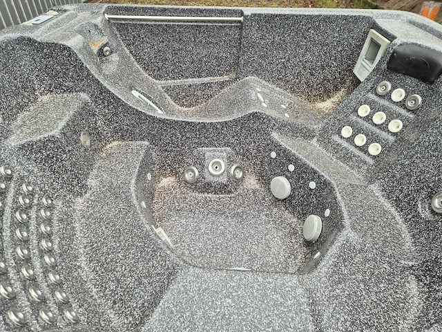 Sunbelt spa 7 persoons jacuzzi en buitenspa - afbeelding 5 van  16