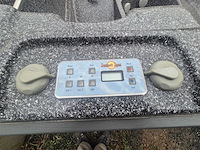Sunbelt spa 7 persoons jacuzzi en buitenspa - afbeelding 8 van  16