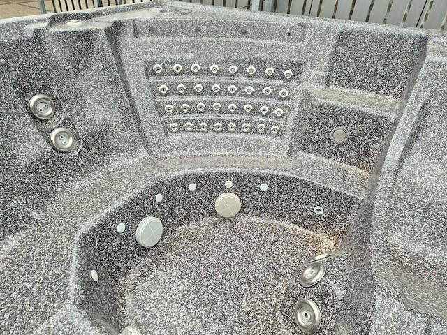 Sunbelt spa 7 persoons jacuzzi en buitenspa - afbeelding 9 van  16