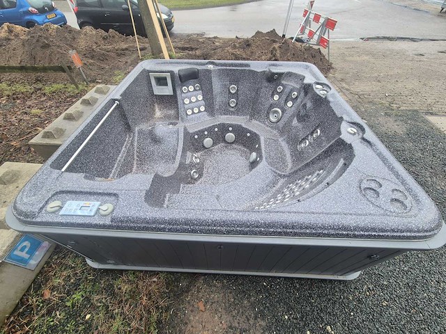 Sunbelt spa 7 persoons jacuzzi en buitenspa - afbeelding 10 van  16