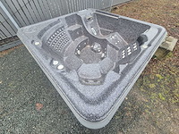 Sunbelt spa 7 persoons jacuzzi en buitenspa - afbeelding 12 van  16