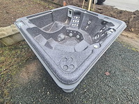 Sunbelt spa 7 persoons jacuzzi en buitenspa - afbeelding 13 van  16