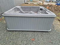 Sunbelt spa 7 persoons jacuzzi en buitenspa - afbeelding 16 van  16