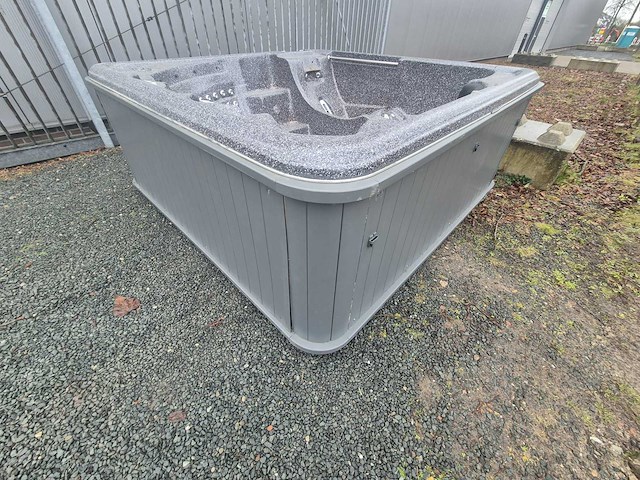 Sunbelt spa 7 persoons jacuzzi en buitenspa - afbeelding 3 van  22