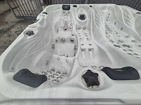 Sunbelt spas 4 persoons jacuzzi en buitenspa - afbeelding 2 van  26