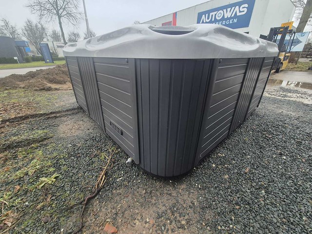 Sunbelt spas 4 persoons jacuzzi en buitenspa - afbeelding 10 van  26