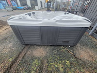 Sunbelt spas 4 persoons jacuzzi en buitenspa - afbeelding 11 van  26