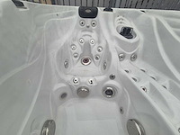 Sunbelt spas 4 persoons jacuzzi en buitenspa - afbeelding 3 van  26