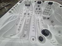 Sunbelt spas 4 persoons jacuzzi en buitenspa - afbeelding 6 van  26