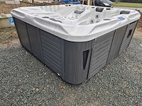 Sunbelt spas 4 persoons jacuzzi en buitenspa - afbeelding 8 van  26
