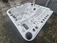 Sunbelt spas 4 persoons jacuzzi en buitenspa - afbeelding 18 van  21