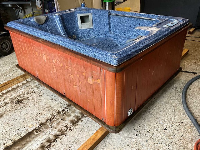 Sunbelt spas jacuzzi - afbeelding 9 van  14