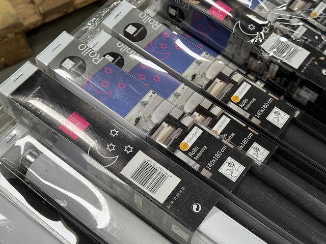 Suncollection - rolgordijn 140 x 180 cm zwart met zijtrek (177x) - afbeelding 5 van  5