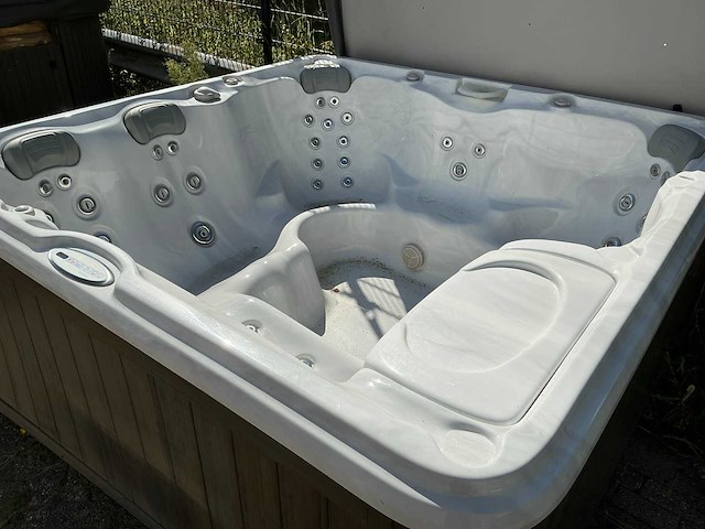 Sundance jacuzzi - afbeelding 1 van  12