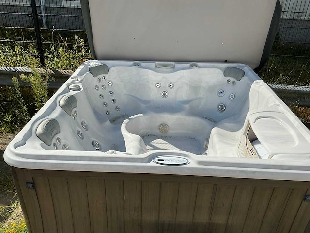 Sundance jacuzzi - afbeelding 10 van  12