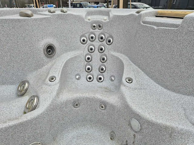 Sundance spa 4 persoons jacuzzi en buitenspa - afbeelding 15 van  24