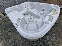 Sundance spa 4 persoons jacuzzi en buitenspa - afbeelding 10 van  21