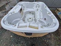 Sundance spa 4 persoons jacuzzi en buitenspa - afbeelding 7 van  17