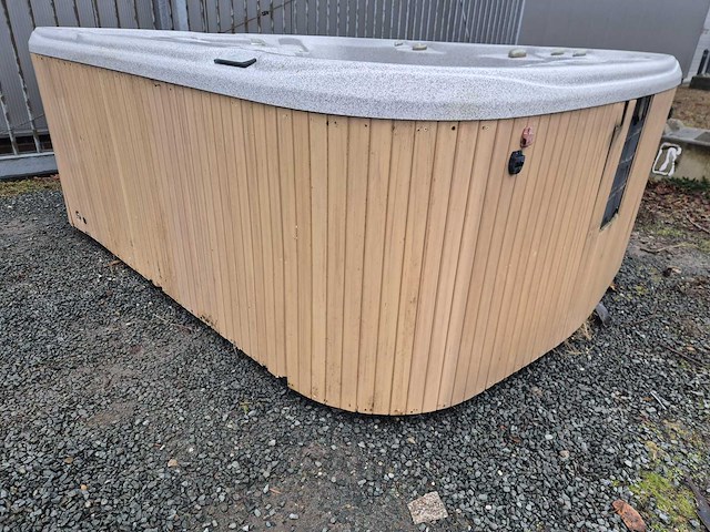 Sundance spa 4 persoons jacuzzi en buitenspa - afbeelding 14 van  17