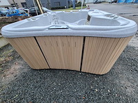 Sundance spa 4 persoons jacuzzi en buitenspa - afbeelding 16 van  17