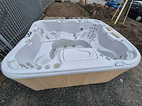 Sundance spa 4 persoons jacuzzi en buitenspa - afbeelding 9 van  24