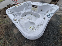 Sundance spa 4 persoons jacuzzi en buitenspa - afbeelding 18 van  24