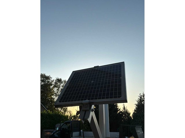 Sundo zonnebrand dispensor met zonnepaneel - afbeelding 7 van  8