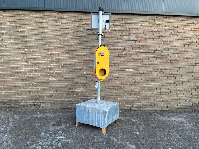 Sundo zonnebrand dispensor met zonnepaneel - afbeelding 1 van  7