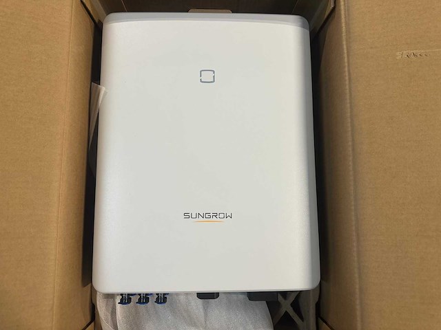 Sungrow - sg12rt - 12 kw omvormer t.b.v. zonnepanelen - afbeelding 1 van  5