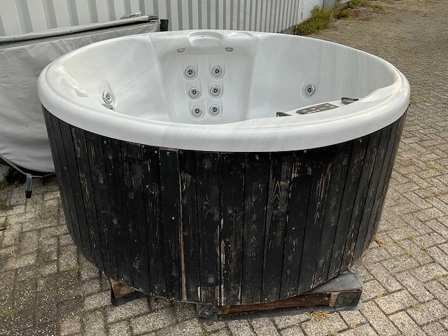 Sunray spa jacuzzi - afbeelding 12 van  15
