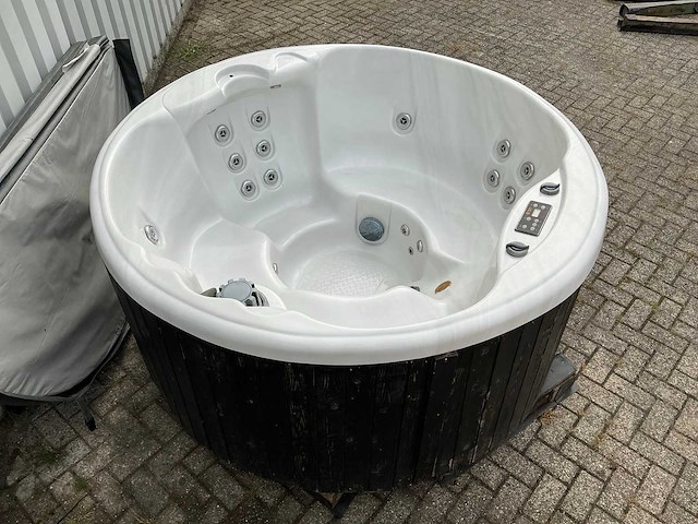 Sunray spa jacuzzi - afbeelding 15 van  15