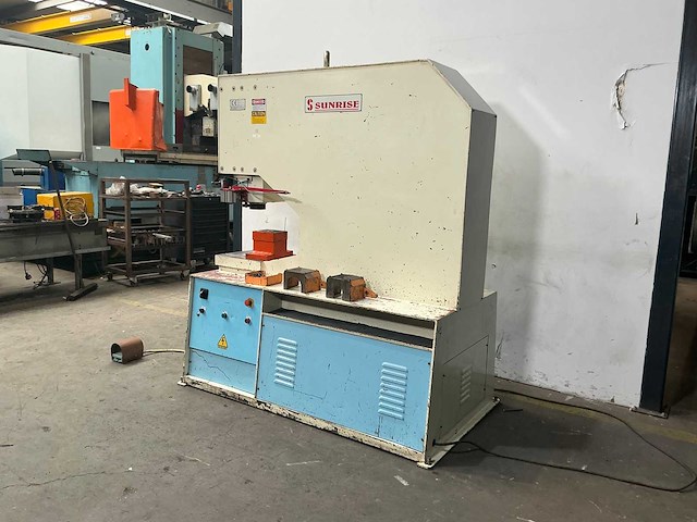 Sunrise - 2000 - pm-160t - hydraulische pers - afbeelding 3 van  8