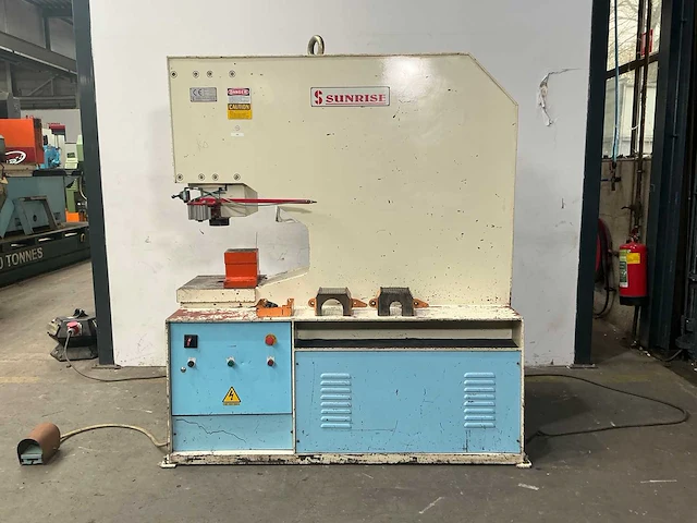 Sunrise - 2000 - pm-160t - hydraulische pers - afbeelding 2 van  8