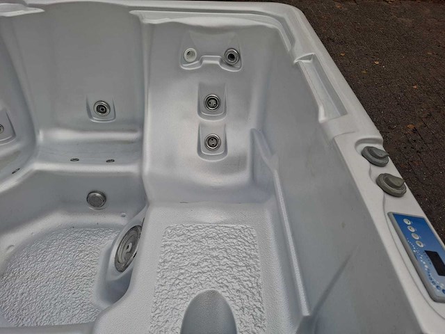 Sunrise 6 persoons jacuzzi en buitenspa - afbeelding 15 van  26