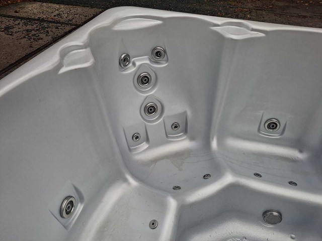 Sunrise 6 persoons jacuzzi en buitenspa - afbeelding 16 van  26