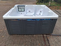 Sunrise 6 persoons jacuzzi en buitenspa - afbeelding 22 van  26
