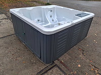 Sunrise 6 persoons jacuzzi en buitenspa - afbeelding 24 van  26
