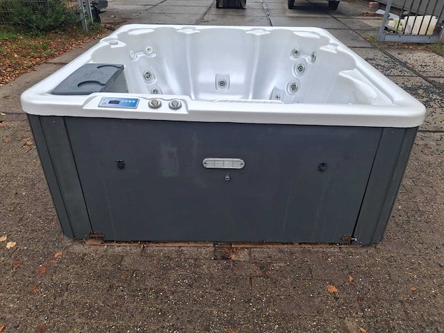 Sunrise 6 persoons jacuzzi en buitenspa - afbeelding 3 van  26