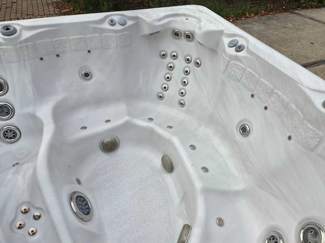 Sunrise 6 persoons jacuzzi en buitenspa - afbeelding 11 van  28
