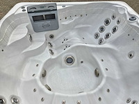 Sunrise 6 persoons jacuzzi en buitenspa - afbeelding 15 van  28