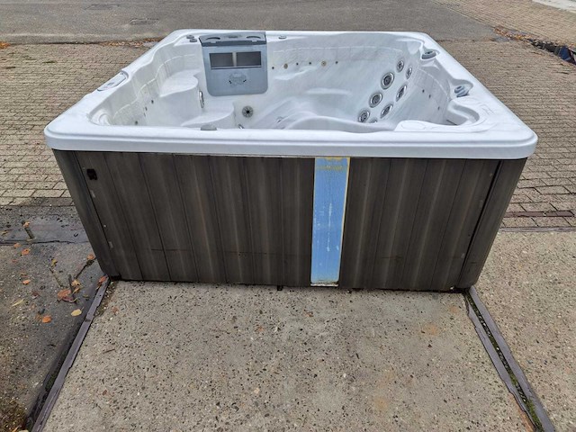 Sunrise 6 persoons jacuzzi en buitenspa - afbeelding 23 van  28