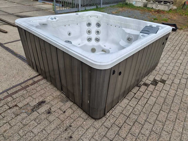 Sunrise 6 persoons jacuzzi en buitenspa - afbeelding 25 van  28