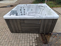 Sunrise 6 persoons jacuzzi en buitenspa - afbeelding 28 van  28