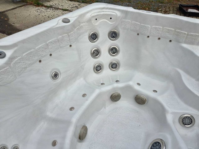 Sunrise 6 persoons jacuzzi en buitenspa - afbeelding 6 van  28