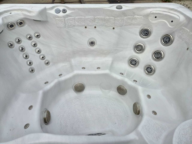 Sunrise 6 persoons jacuzzi en buitenspa - afbeelding 10 van  28